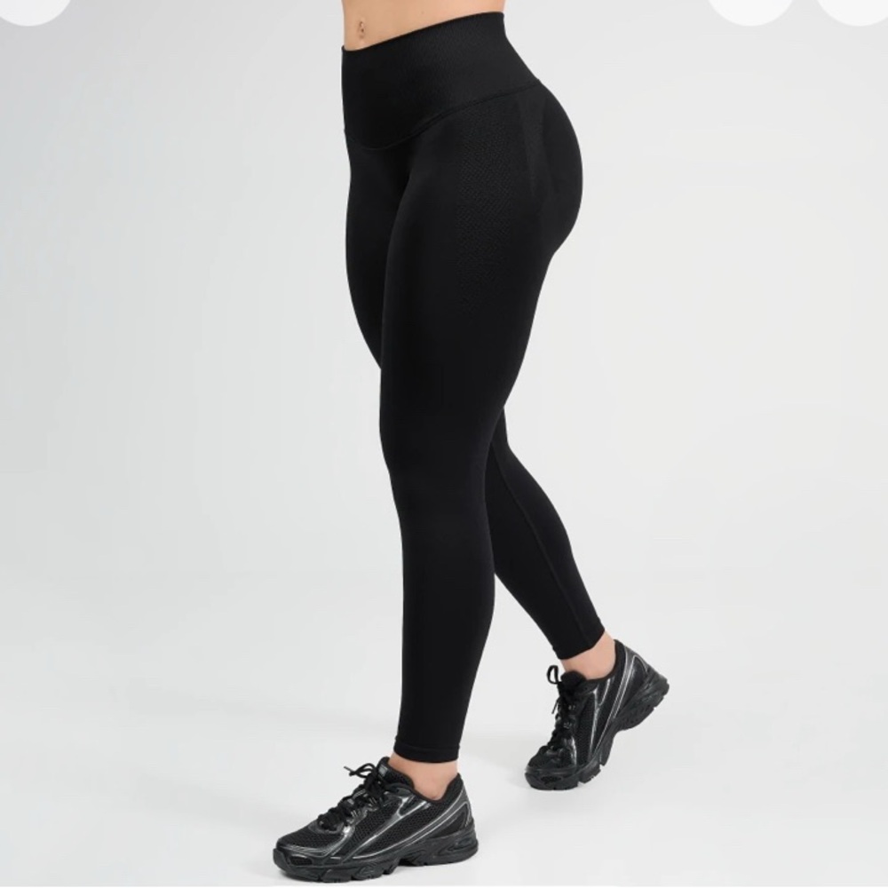 Women's Black High-Waisted Leggings - Picture 6 of 12